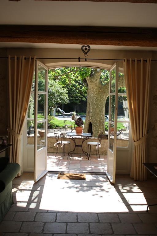 Bed and Breakfast L'Abri Du Poete Besse-sur-Issole Exterior foto